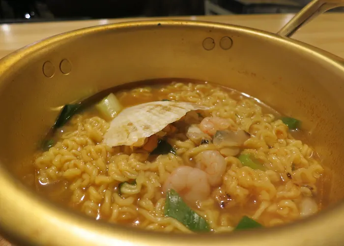 Hostel Inno & Pub Lounge Hongdae *