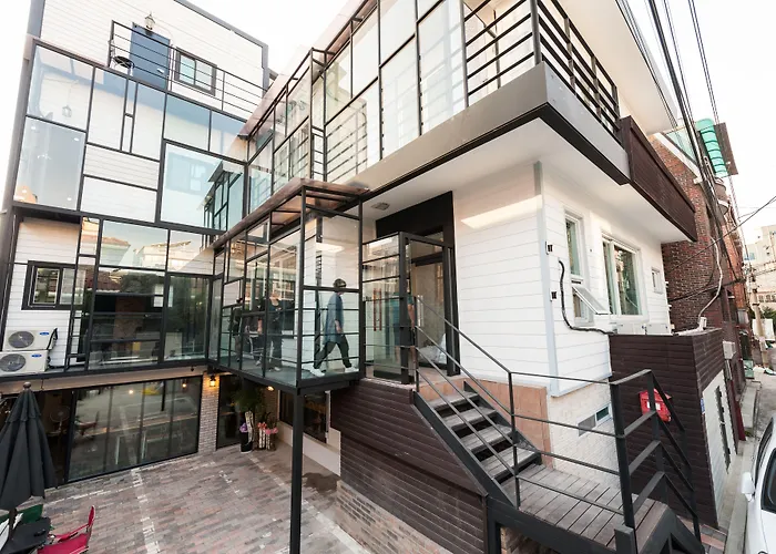 Hostel Inno & Pub Lounge Hongdae *
