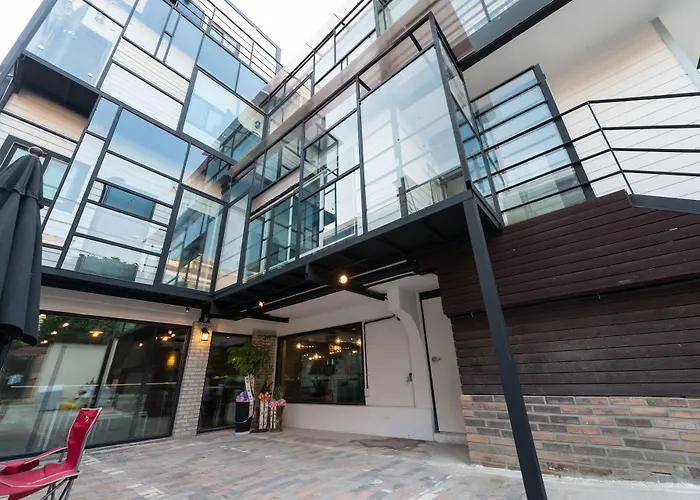 Hostel Inno & Pub Lounge Hongdae *