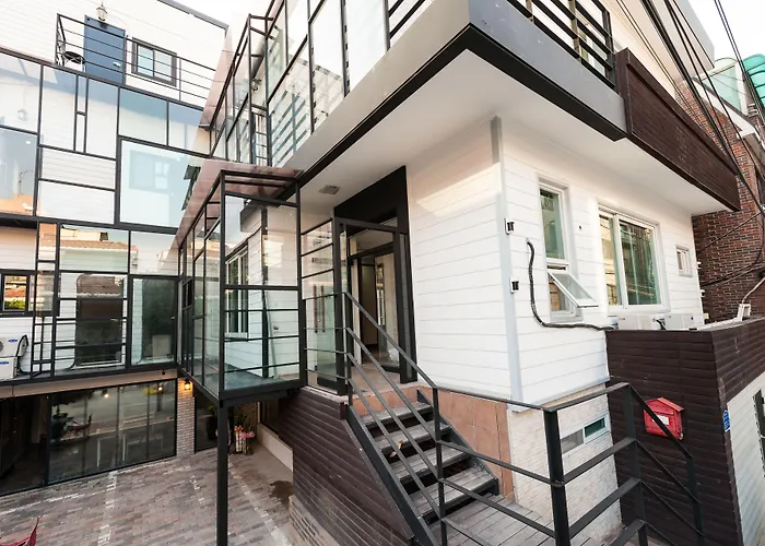 Hostel Inno & Pub Lounge Hongdae *
